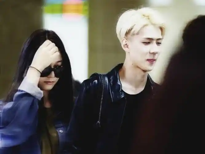 吴世勋郑秀晶是情侣关系吴世勋很宠郑秀晶粉红不断公开恋爱了