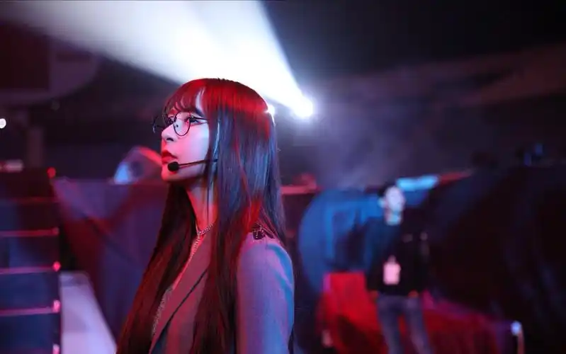 b格大法好张语格孔肖吟只要和你在一起天地袭来携手抵抗撑过过云雨天