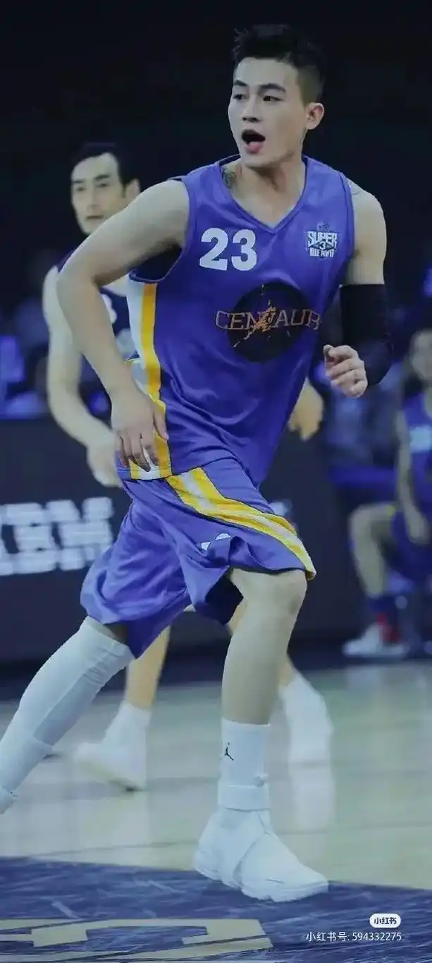 谁看谁不迷糊呢.#篮球90 #理想型 #欧豪欧豪 #寸头 # - 抖音