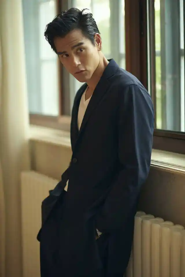 彭于晏西装革履,霸气十足,网友:气质碾压《扶摇》阮经天!