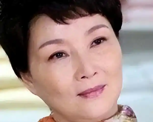 朱茵:离婚后,女儿成最大心病,晚年再婚终得到幸福