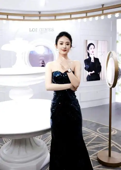 赵丽颖无袖白西装