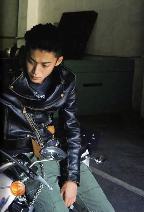 13年前电影《热血高校》,小栗旬痞帅背头造型,现今依然感觉霸气_网易