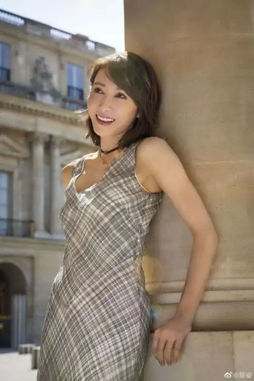 【八卦】原创50岁黎姿晒巴黎度假美照!