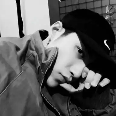 高清帅气的伤感黑白男生头像图片