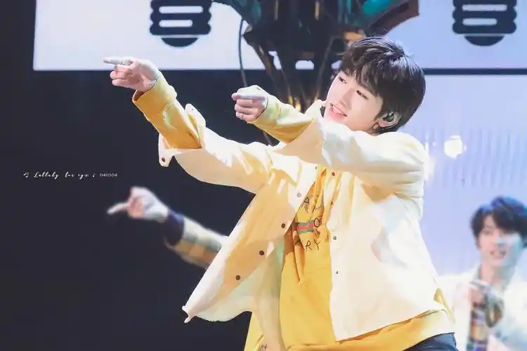 有没有宋亚轩的壁纸