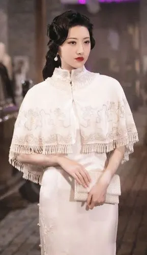 打开百变司藤的衣柜跟着千年时髦精学旗袍穿搭吧