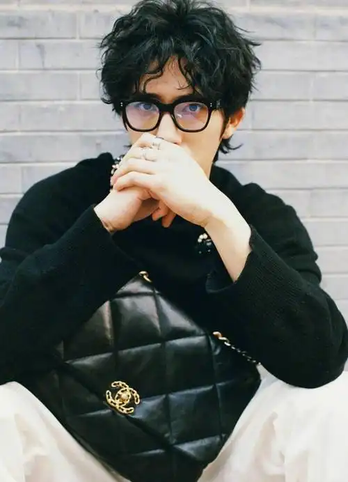 男明星谁的包大(男明星谁喜欢杨颖)-天晟网