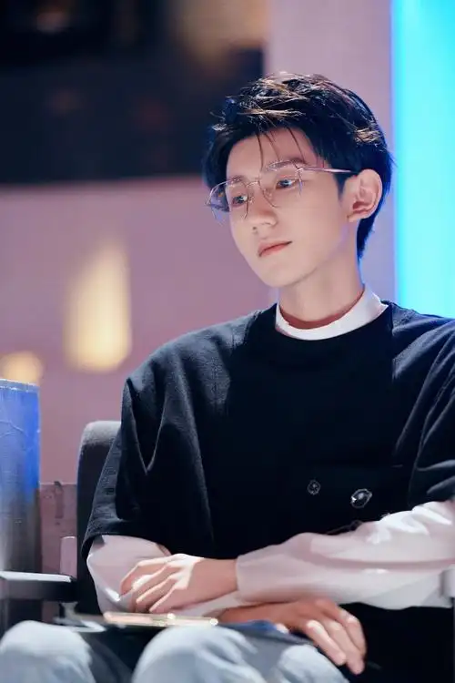 明日创作计划王源造型合集款款帅气总有一款能入你的心