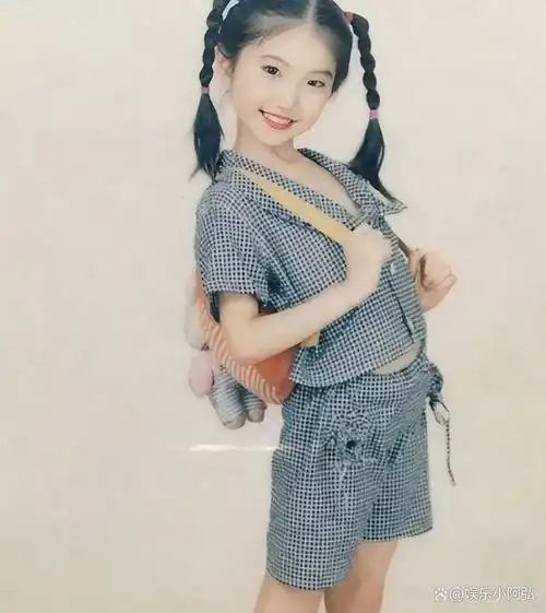 回顾毛晓彤:出生被父亲扔垃圾桶,成名后父亲反索要五千万赡养费