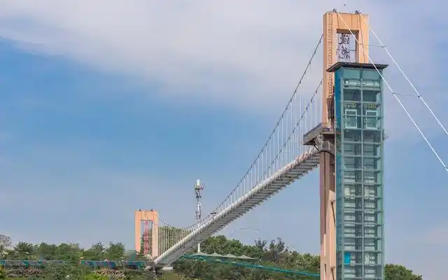 五一小长假去成都漫花庄园体验四川最宽的网红玻璃桥