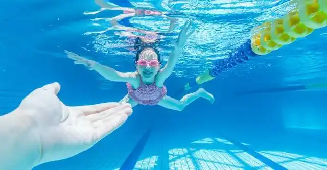 事发厦门10岁女娃游泳时险毁容有小孩因此丧命家长千万注意