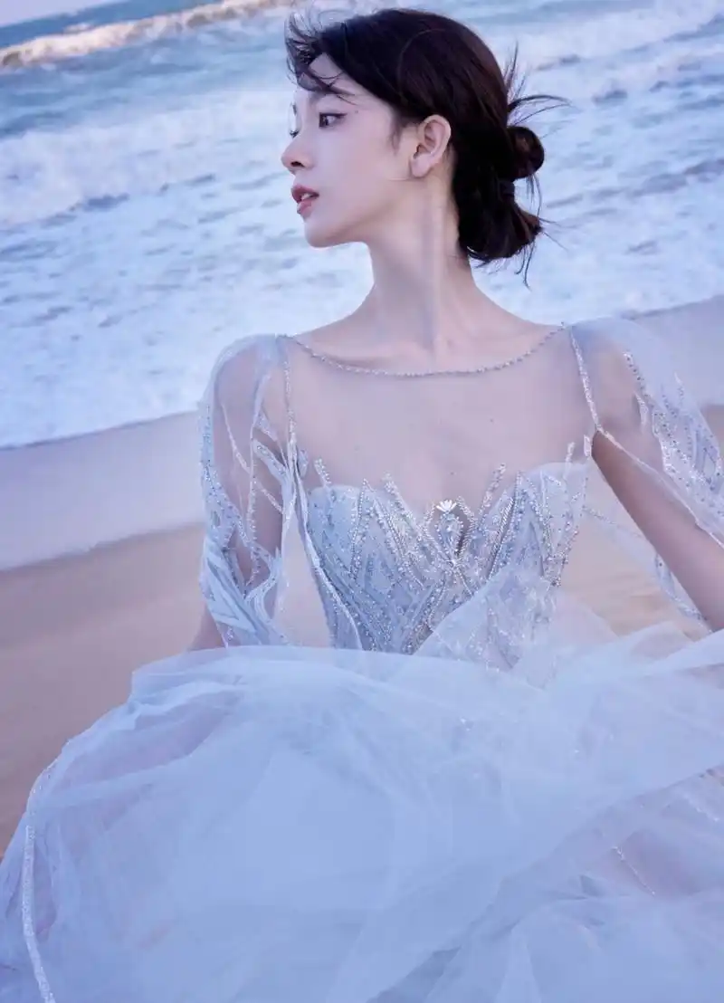 当初情满九道wan播出,陈瑶就是男女主工具人,网上骂陈瑶角色的评论