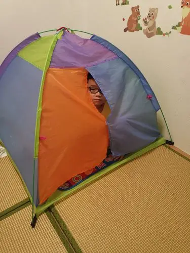 小朋友最喜欢这顶小帐篷.