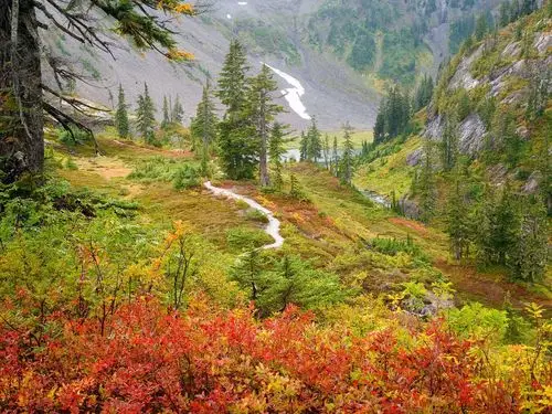 意境 > || 更新时间:2018-07-31 颜色分 银色 关键词:  山水如画 风景