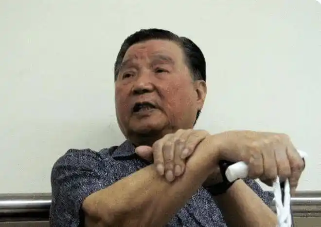 淫枪皇帝吕乐睡过868个女人香港第一淫棍夜夜寻欢作乐