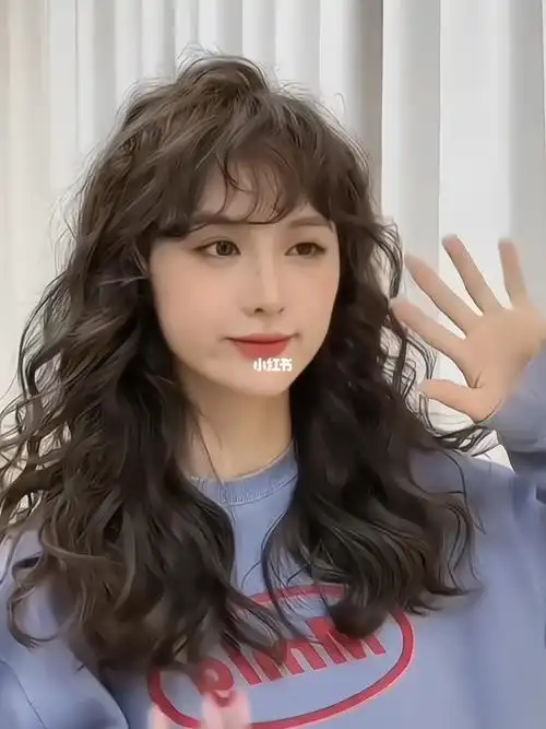 蓬松的卷发真的超显脸小细软塌发量少救星