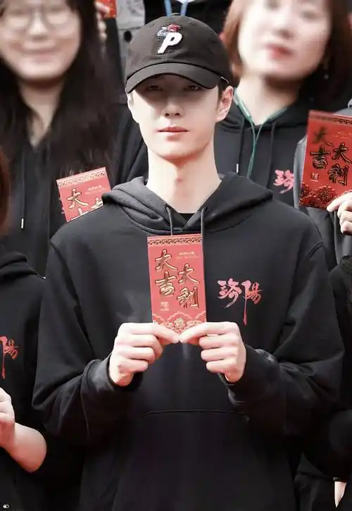 王一博新剧开机,造型若翩翩公子,和她合作演恋人_洛阳_宋轶_宋茜