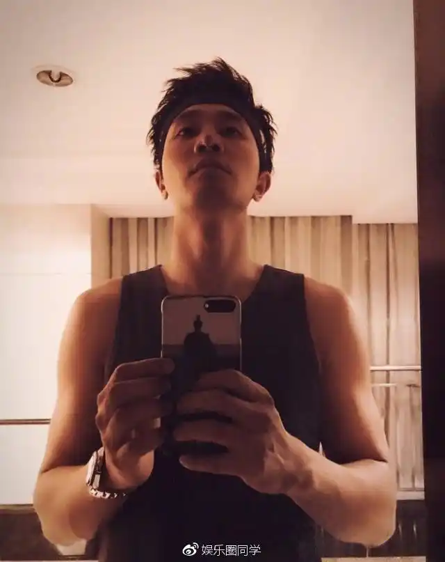 彭冠英朱一龙不愧是最好的姐妹花彭漂亮还为朱美丽送饭票