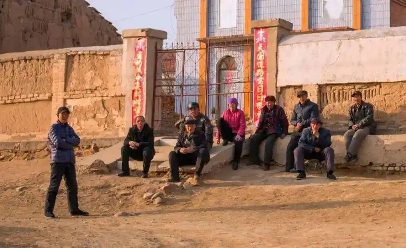 千万不要去这三种家庭串门,不然会惹祸上身!_农村_那就更_脚脖子