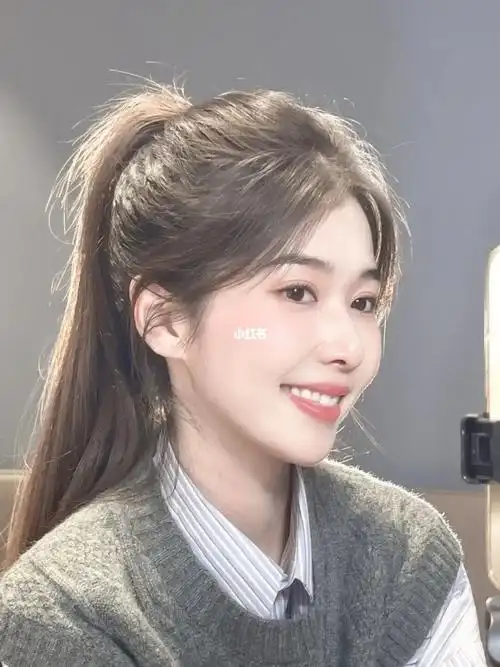 高马尾搭配发际线刘海真的很难不爱70