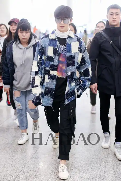 "2018海报街拍instar"候选人杨洋的全年街拍合辑:舒适清爽,帅气又时髦