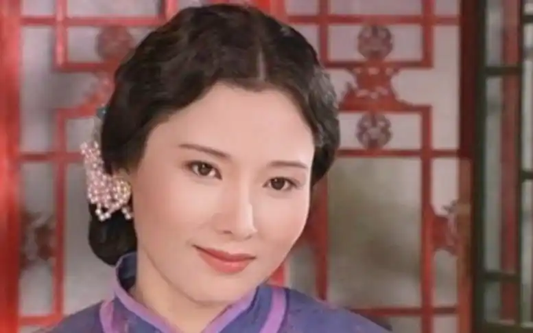 大红灯笼:何赛飞年轻的时候也是艳冠一时啊