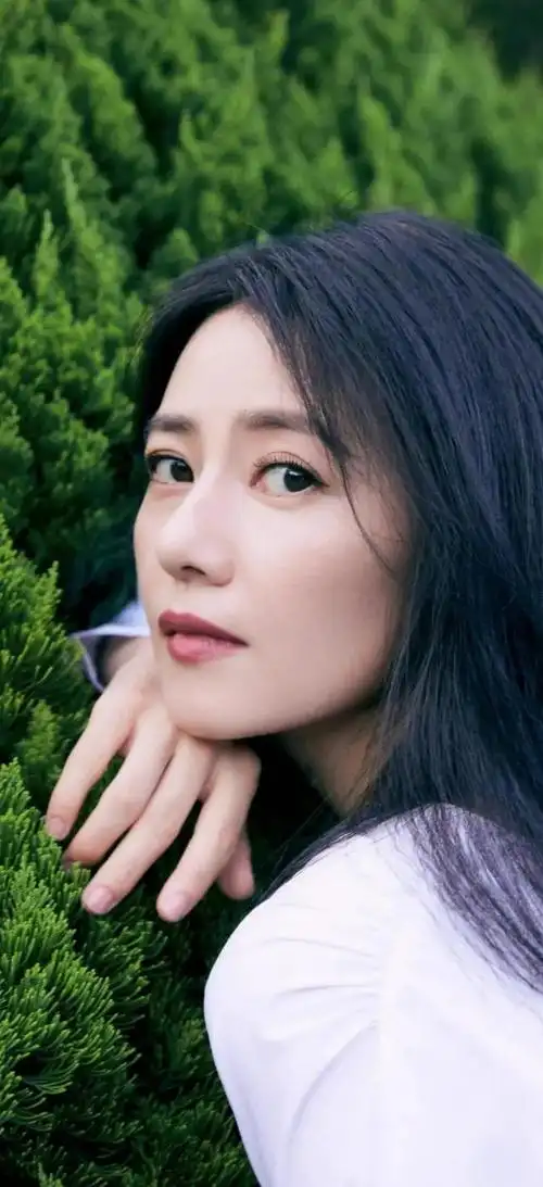 看来看去还是高圆圆端庄大气甜美如初