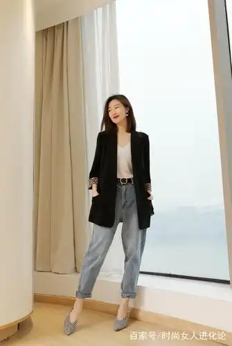 黑色小西装这样搭配,完美展现你的气质