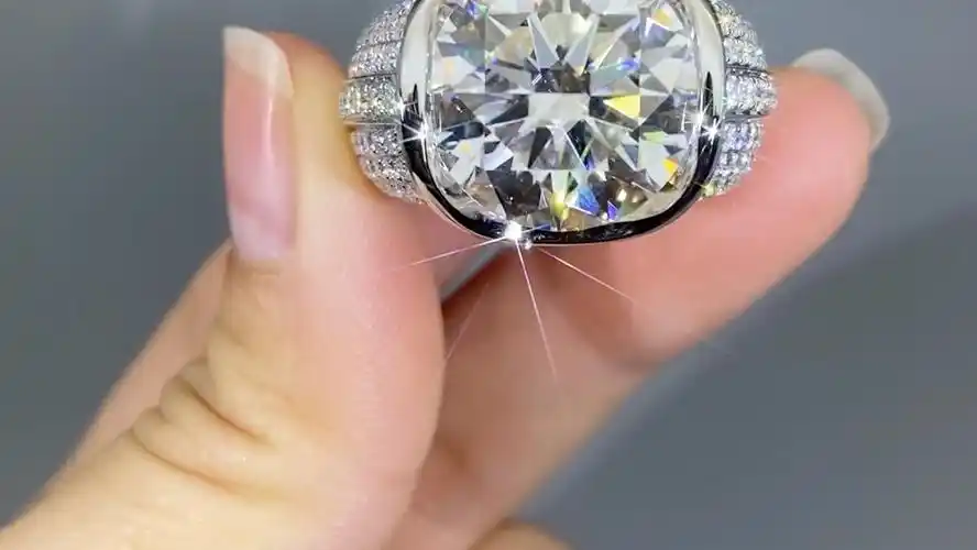 10克拉钻戒