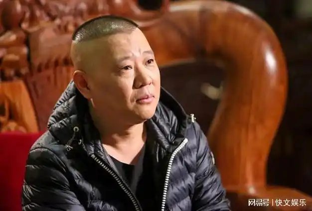 51岁郭德纲回国庆生担任麟派会长有面子众多老艺术家现身支持