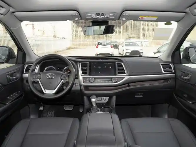 广汽丰田 汉兰达 2021款 2.0t 四驱尊贵版 7座