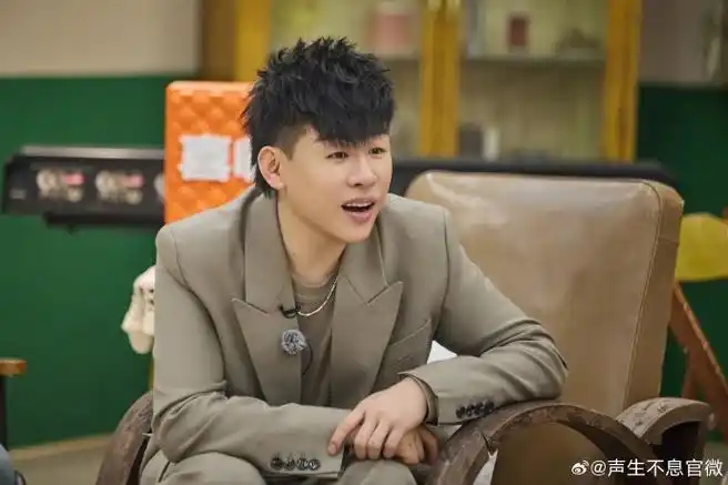 【#声生不息家年华#精彩剧照大放送】@胡彦斌致知力行 风流蕴籍「心中