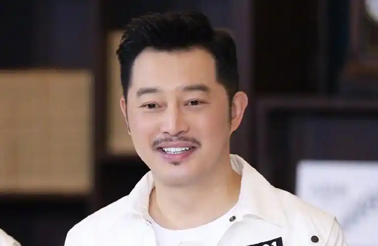 沙溢轻松化解尴尬,对杨颖的称呼显高情商,老男人真的不一样