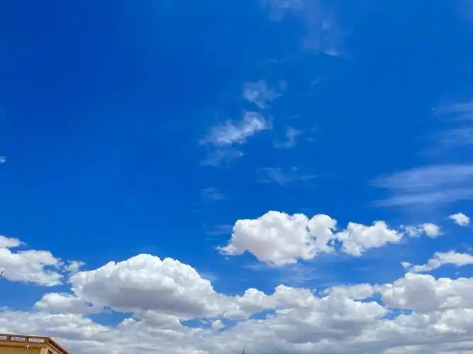 喜欢看每天都不一样的云朵#天空  #天空的云朵