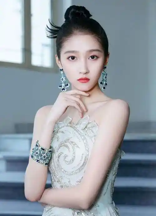 十位95后新生代当红女星!她们雪肤玉貌太性感撩人