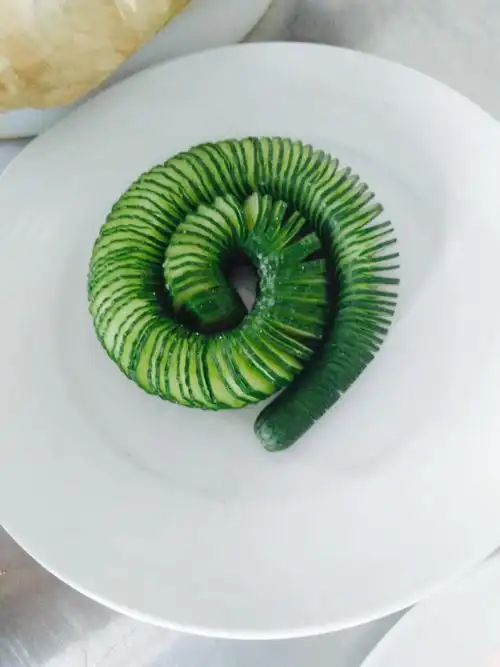 刀工作品:蓑衣黄瓜