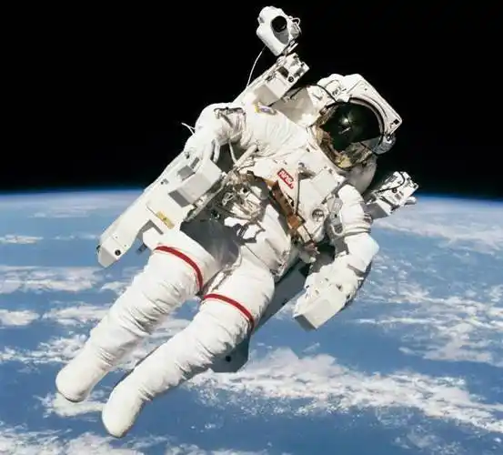 原创如果宇航员在太空中不幸离世遗体怎么处理结果让人不敢相信