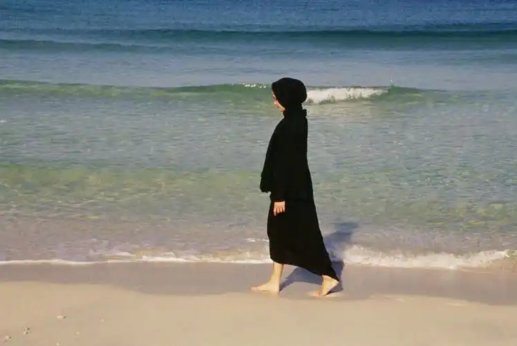 东方人,一个人,走,横图,室外,白天,侧面,民族服装,海浪,海洋,沙滩