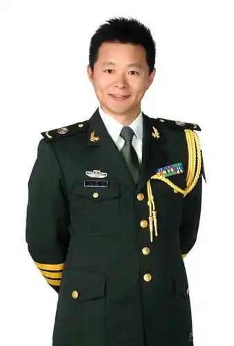 细数军艺毕业明星董洁梅婷穿戎装飒爽图集