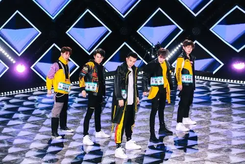 创造营2019开播朱微之手指舞惊呆热巴