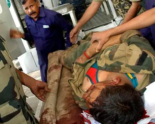 印度大选首轮投票出现暴力袭击事件(组图)