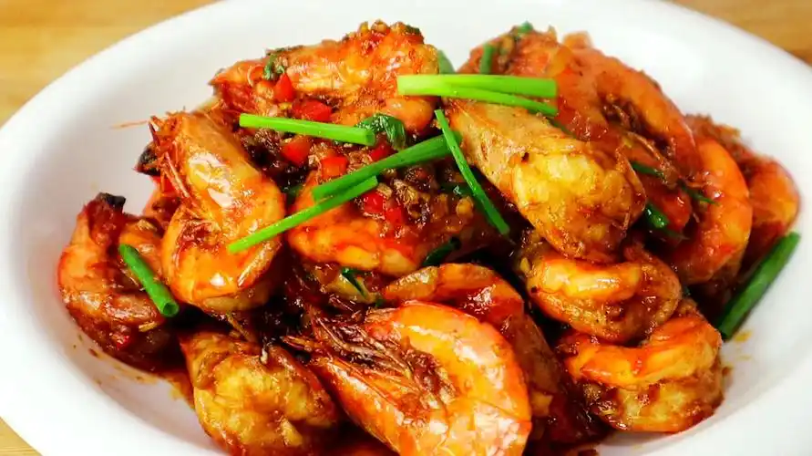 蒜蓉大虾这样做实在是香,肉质鲜嫩入味,上桌就扫光,真解馋