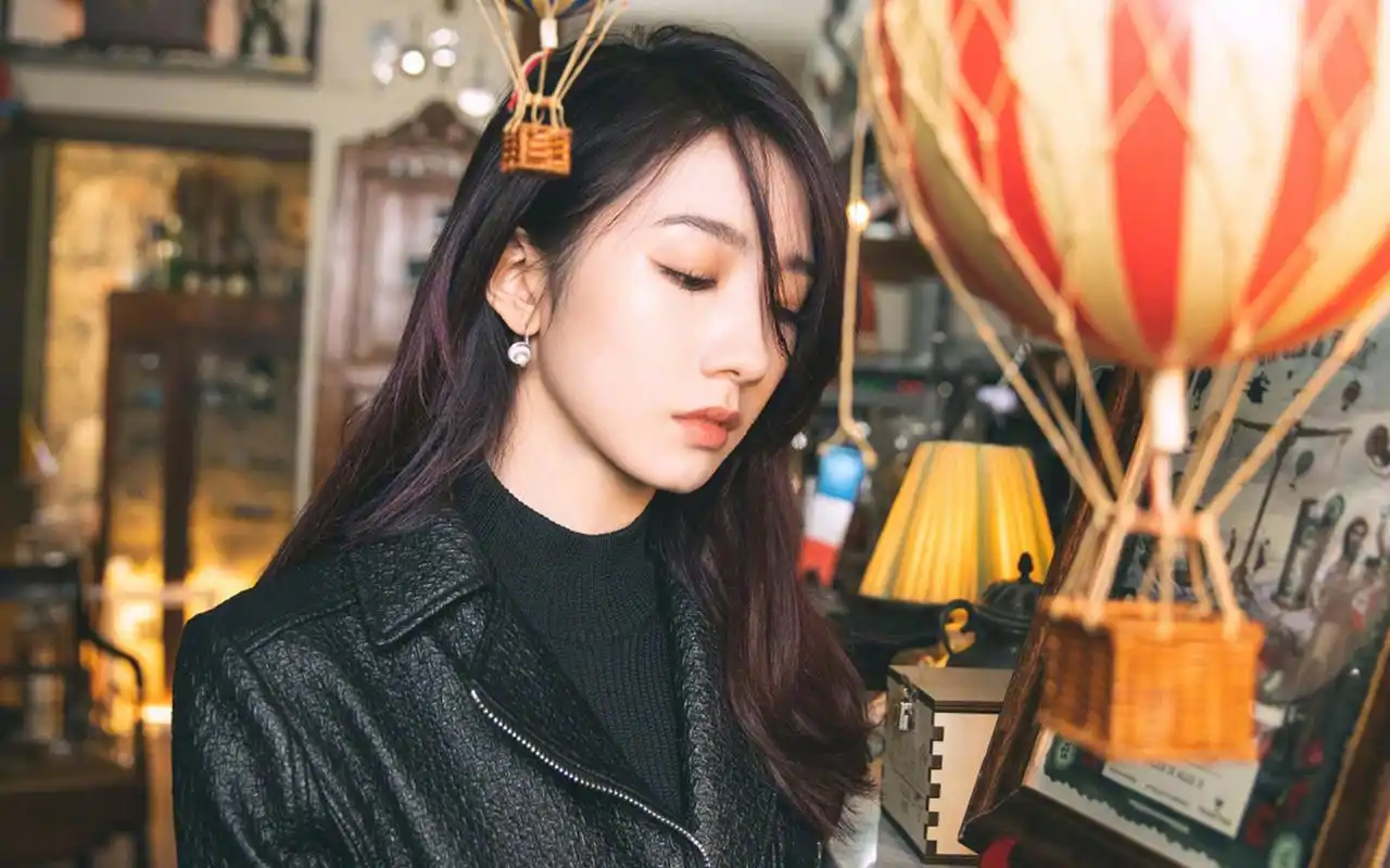 孟美岐时尚性感高清桌面壁纸