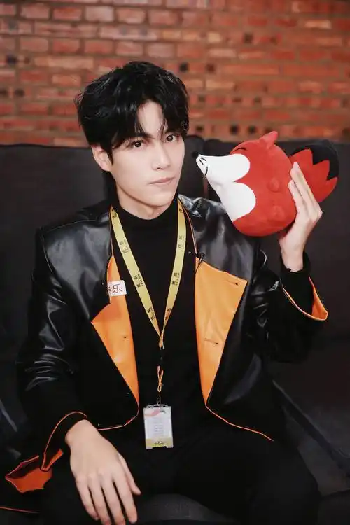 林子闳自曝从赵文卓爬墙尹正还原刘涛亲密戏名场面