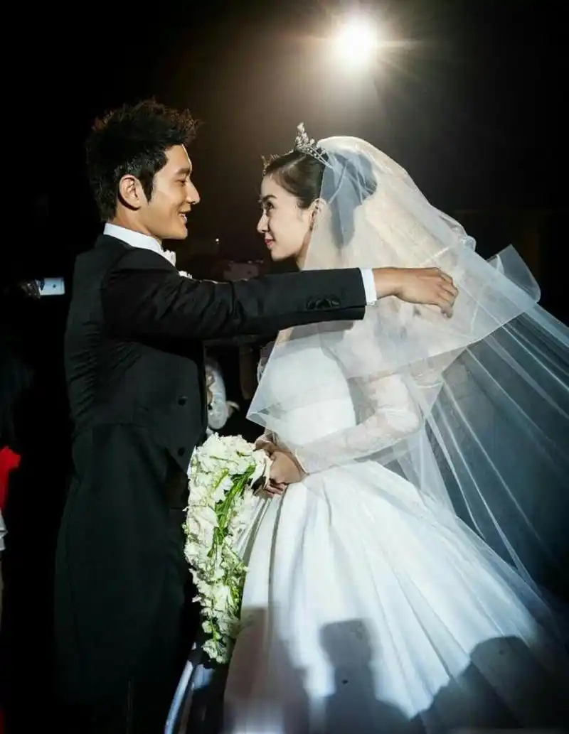 黄晓明为angelababy那一场世纪婚礼,相信很多人至今还记得,但那场世纪