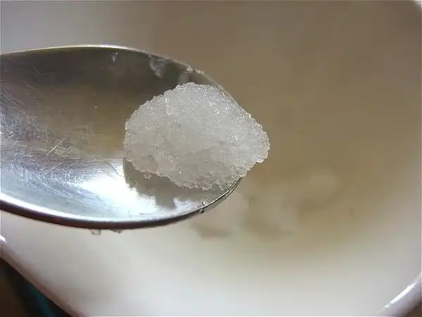 做豆腐必备:盐卤,化学成分主要是氯化镁