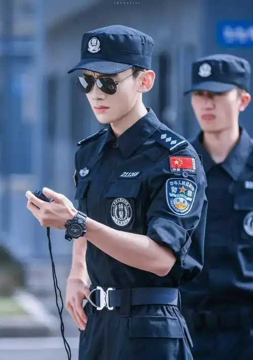 白敬亭荧幕初吻来袭荧幕初吻竟是人工呼吸粉丝直呼夺笋