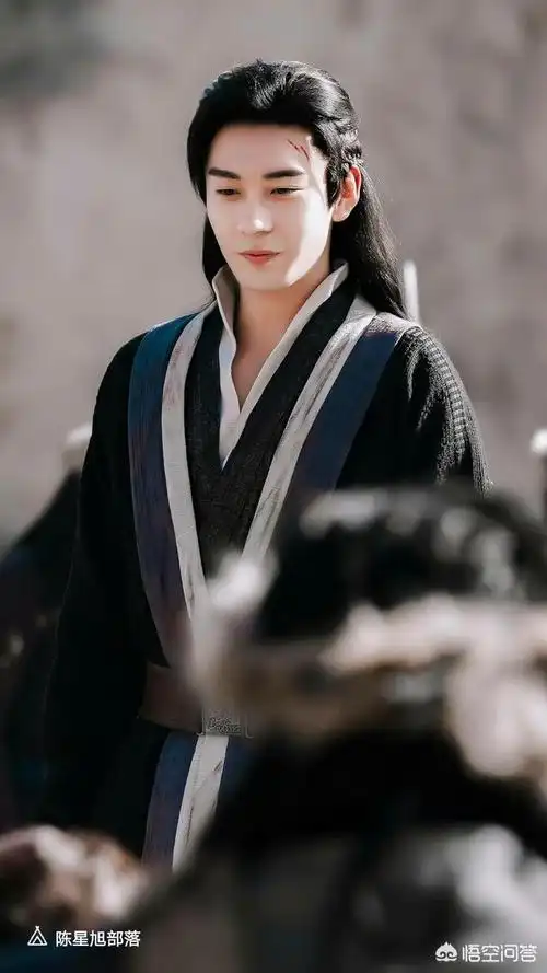 你觉得当红男明星中,谁的古装长发造型最帅?饰演的角色也最经典?