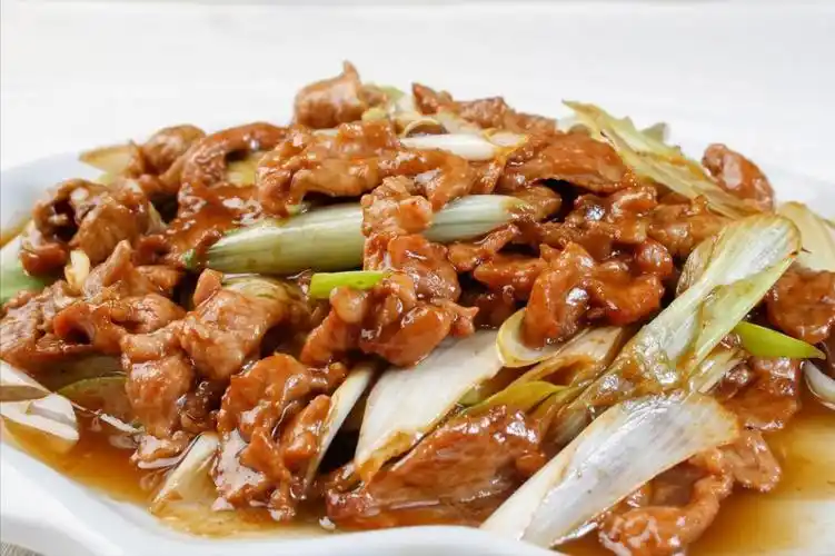 葱爆羊肉先焯水还是先腌制都错了掌握正确方法鲜嫩还不膻